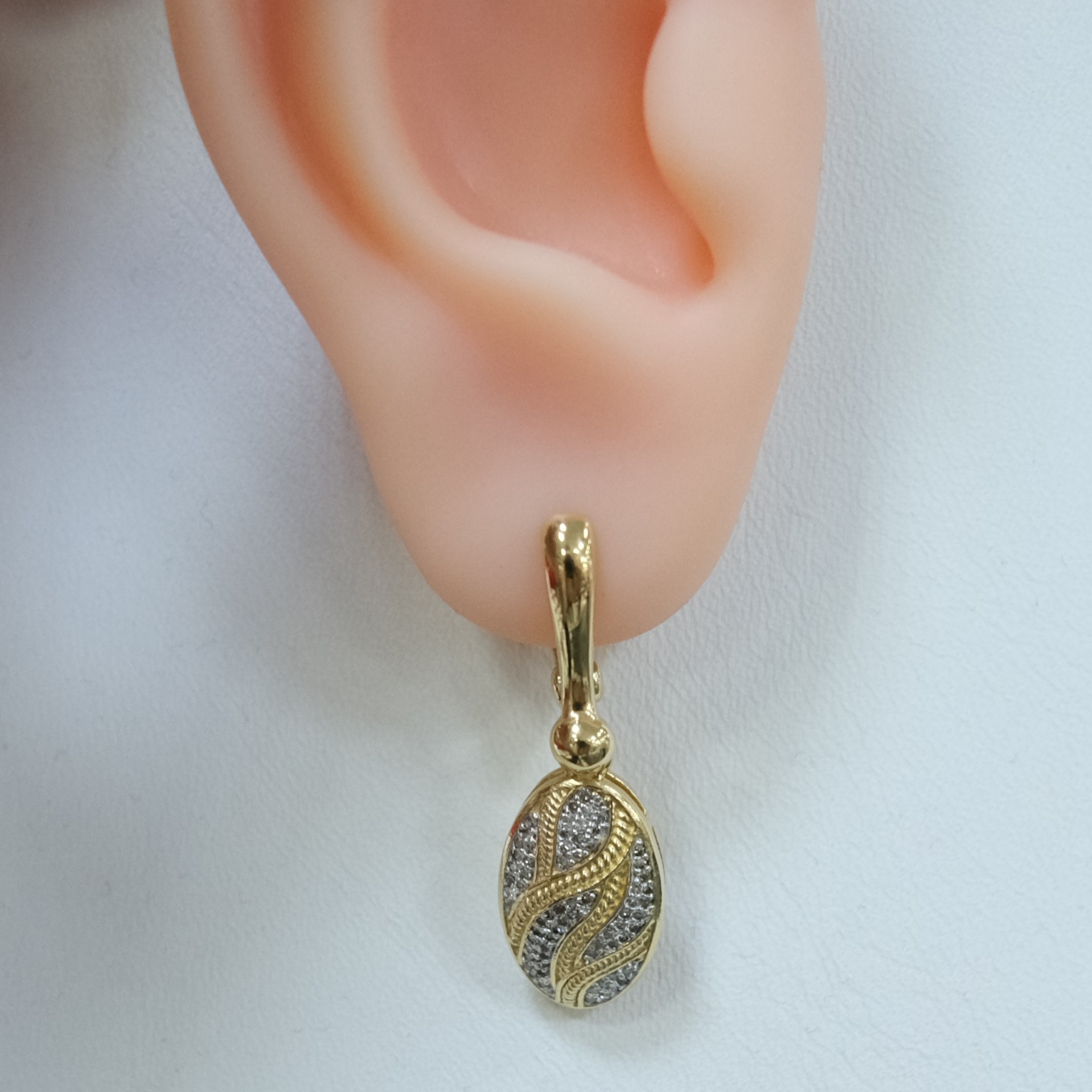 Серебряные серьги с бриллиантами